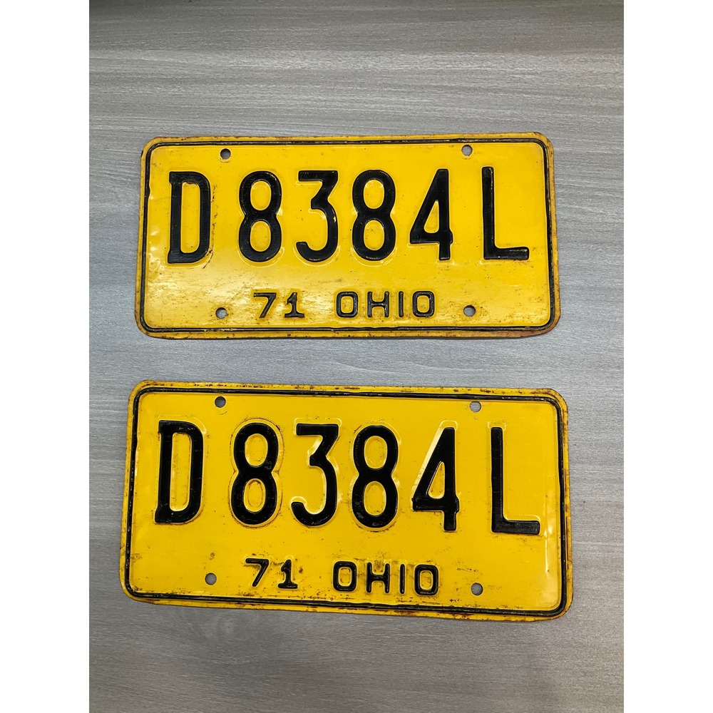 PAIR OF VINTAGE 1971 OHIO LICENSE PLATES
